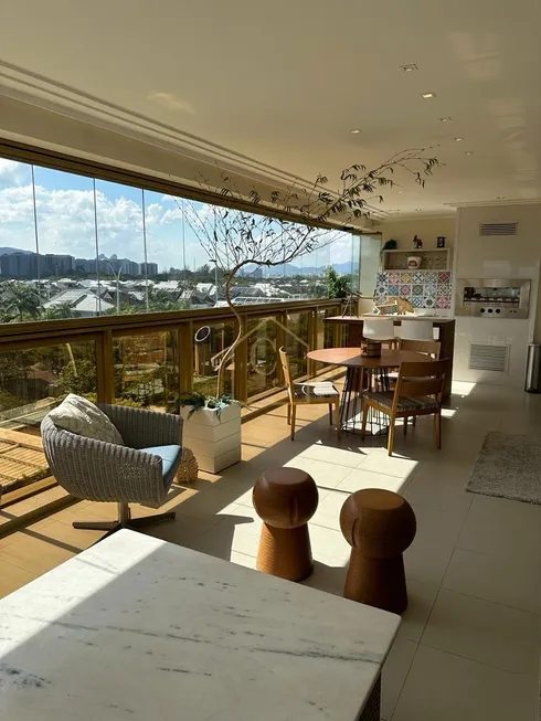 Foto 1 de Apartamento com 3 Quartos à venda, 217m² em Barra da Tijuca, Rio de Janeiro