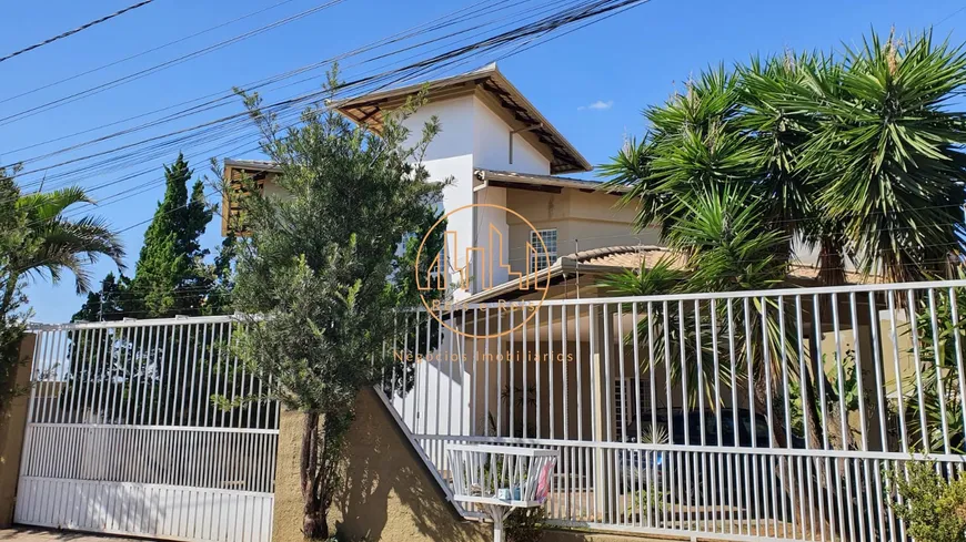 Foto 1 de Casa com 4 Quartos à venda, 276m² em Colonial, Contagem