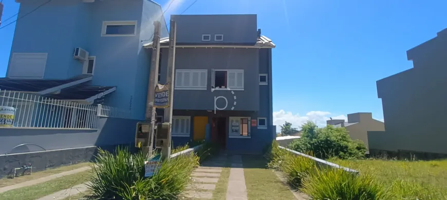 Foto 1 de Casa com 3 Quartos para alugar, 104m² em Guarujá, Porto Alegre