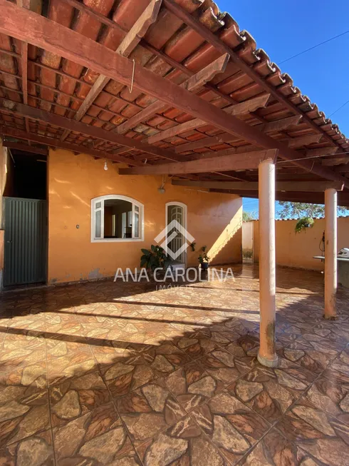 Foto 1 de Casa com 3 Quartos à venda, 200m² em Carmelo, Montes Claros