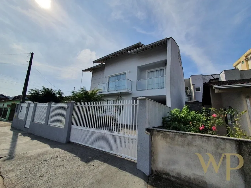 Foto 1 de Casa com 3 Quartos à venda, 177m² em Bom Retiro, Joinville