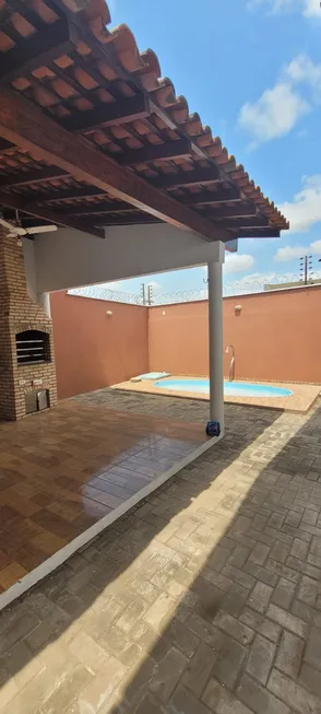 Foto 1 de Casa com 3 Quartos à venda, 249m² em Recanto das Palmeiras, Teresina