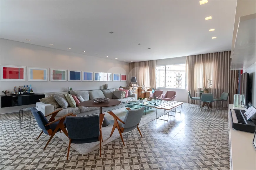 Foto 1 de Apartamento com 3 Quartos à venda, 380m² em Higienópolis, São Paulo