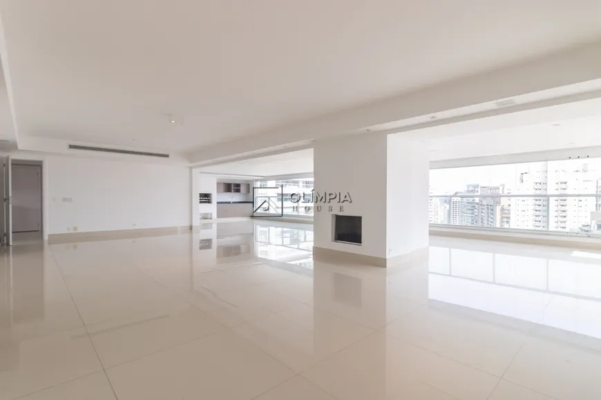 Foto 1 de Apartamento com 4 Quartos para alugar, 335m² em Moema, São Paulo