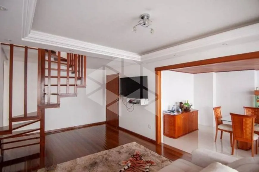 Foto 1 de Apartamento com 4 Quartos para alugar, 268m² em Jardim Lindóia, Porto Alegre