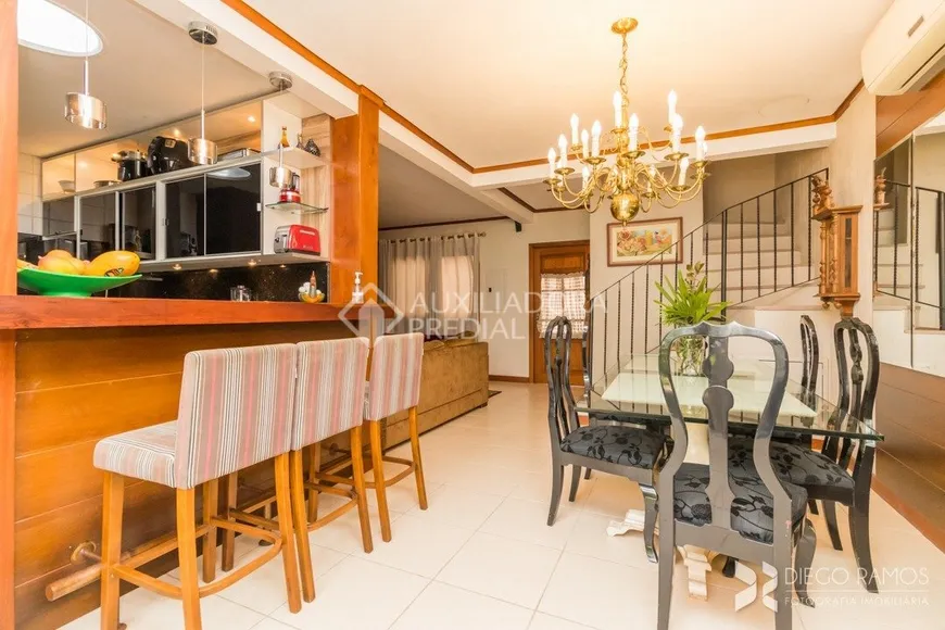 Foto 1 de Casa de Condomínio com 3 Quartos à venda, 228m² em Santa Tereza, Porto Alegre