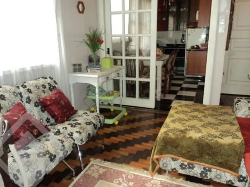 Foto 1 de Apartamento com 3 Quartos à venda, 66m² em Petrópolis, Porto Alegre
