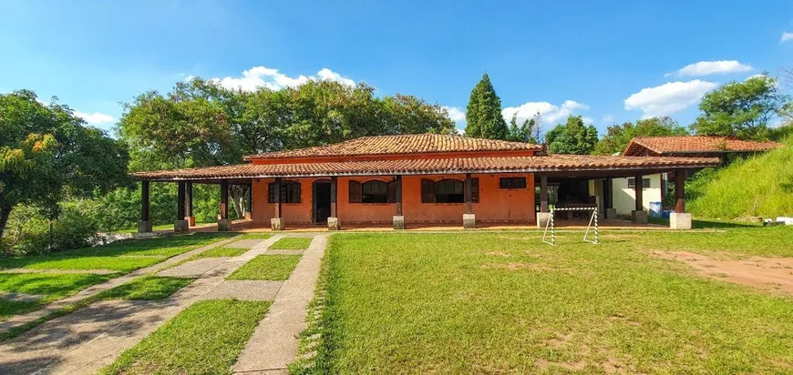 Foto 1 de Fazenda/Sítio com 3 Quartos para alugar, 920m² em Jardim Josane, Sorocaba