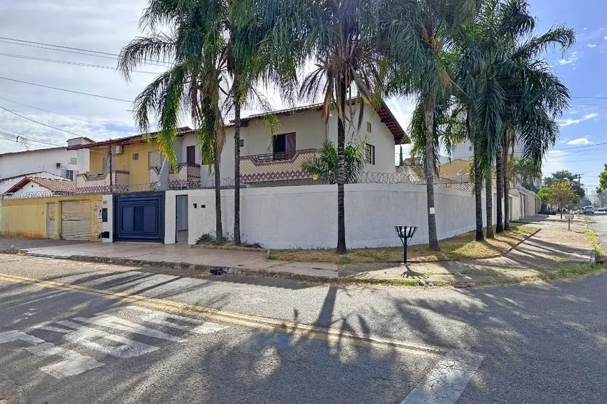 Foto 1 de Sobrado com 4 Quartos à venda, 180m² em Jardim América, Goiânia