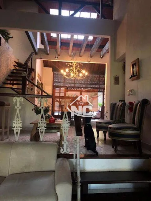 Foto 1 de Casa com 6 Quartos à venda, 600m² em Maria Paula, Niterói
