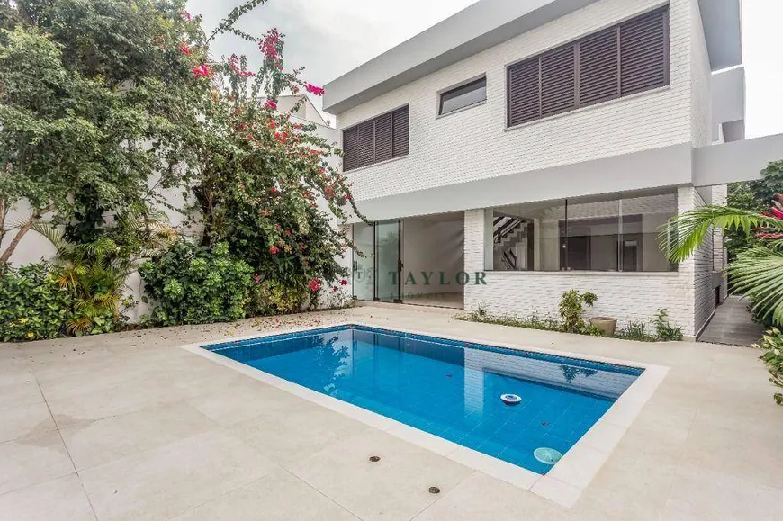 Foto 1 de Casa com 4 Quartos para venda ou aluguel, 300m² em Jardim Luzitânia, São Paulo