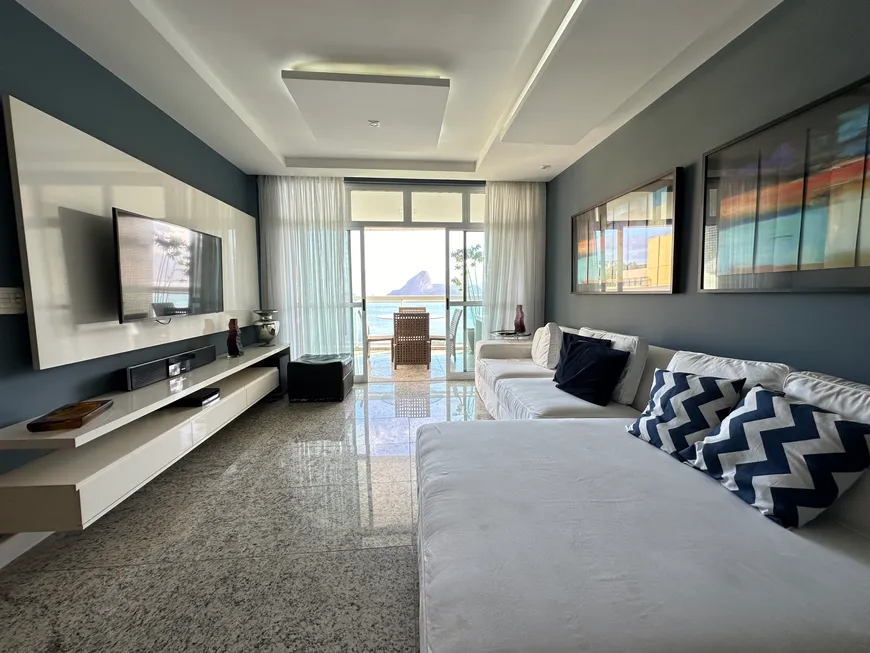 Foto 1 de Apartamento com 4 Quartos à venda, 220m² em Boa Viagem, Niterói