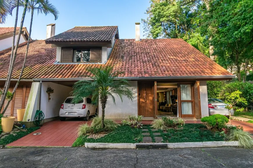 Foto 1 de Casa de Condomínio com 3 Quartos à venda, 233m² em Ipanema, Porto Alegre