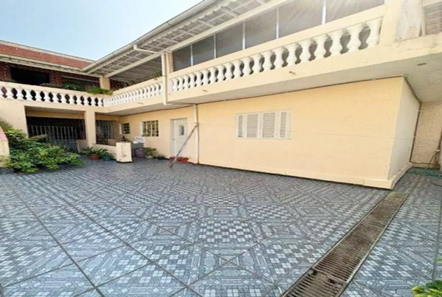 Foto 1 de Casa com 4 Quartos à venda, 250m² em Vila Clarice, São Paulo
