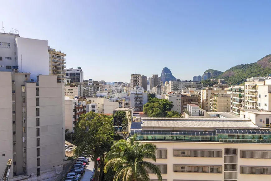 Foto 1 de Apartamento com 2 Quartos à venda, 70m² em Humaitá, Rio de Janeiro