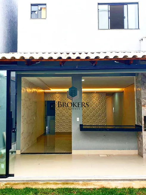 Foto 1 de Sobrado com 4 Quartos à venda, 210m² em Setor Jaó, Goiânia