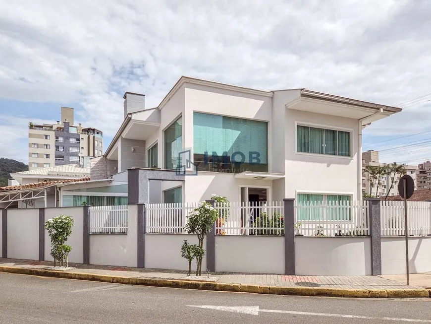 Foto 1 de Casa com 3 Quartos à venda, 193m² em Centro, Jaraguá do Sul