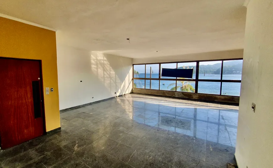 Foto 1 de Apartamento com 3 Quartos à venda, 205m² em Boa Vista, São Vicente