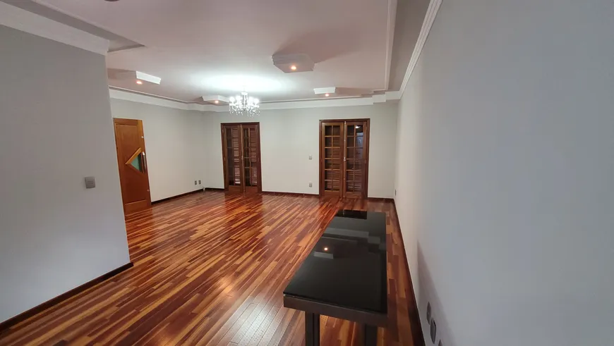 Foto 1 de Casa com 5 Quartos à venda, 340m² em Jardim Residencial Alto da Capela, Limeira