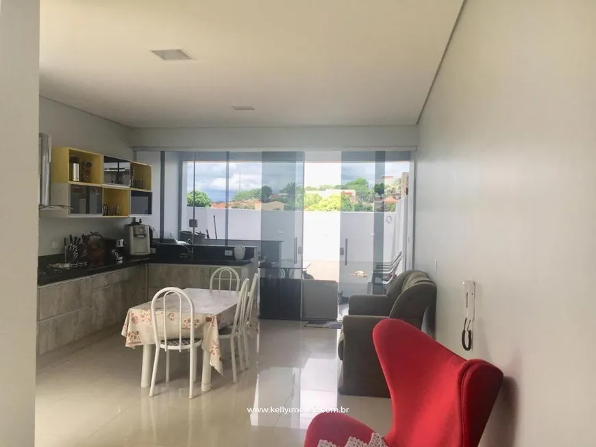 Foto 1 de Casa com 3 Quartos à venda, 204m² em Vila Formosa, Presidente Prudente