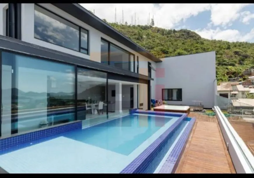 Foto 1 de Casa com 4 Quartos à venda, 175m² em Trindade, Florianópolis