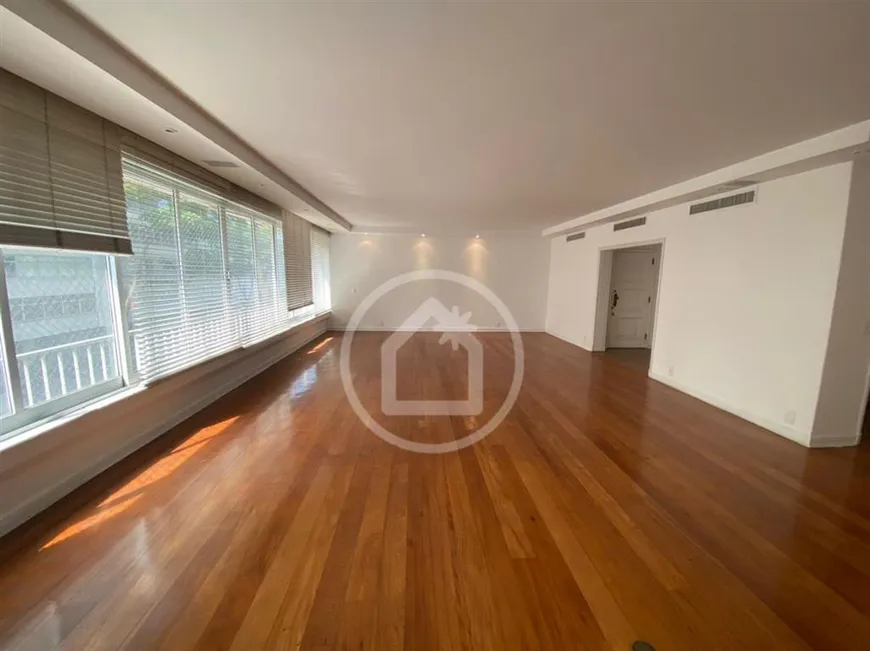 Foto 1 de Apartamento com 4 Quartos à venda, 230m² em Copacabana, Rio de Janeiro