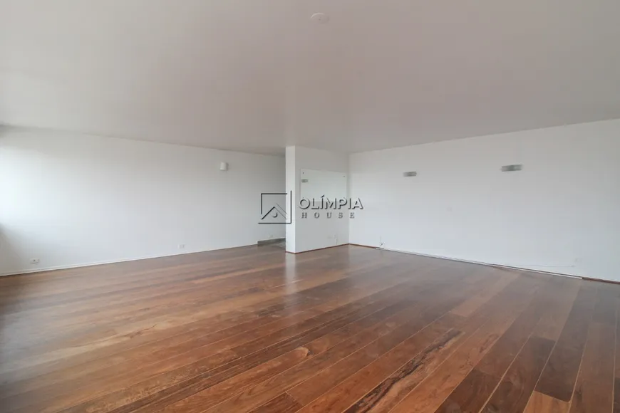 Foto 1 de Apartamento com 4 Quartos para alugar, 240m² em Perdizes, São Paulo