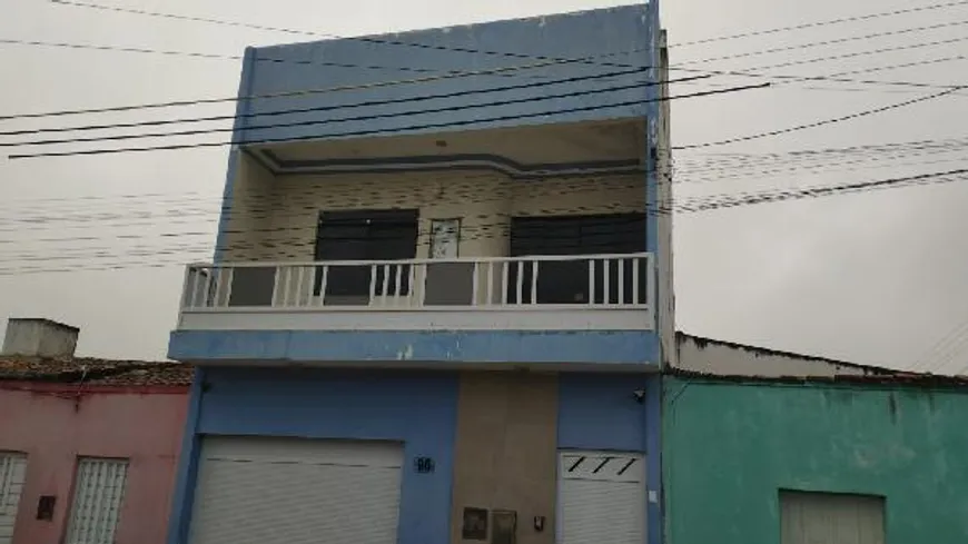 Foto 1 de Casa com 2 Quartos à venda, 80m² em Centro, Poço Verde