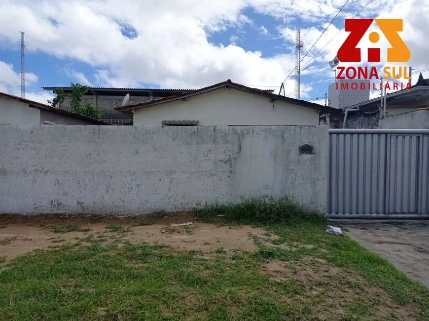 Foto 1 de Casa com 2 Quartos à venda, 200m² em Funcionários, João Pessoa