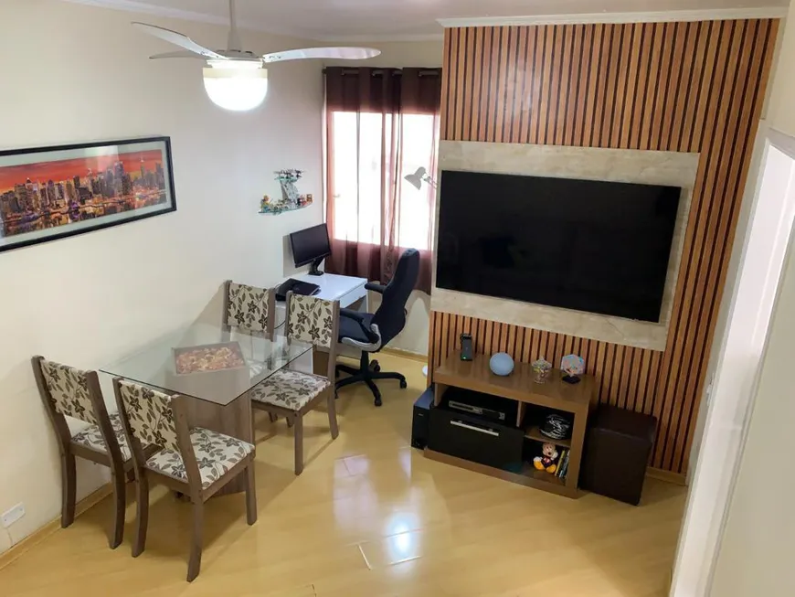 Foto 1 de Apartamento com 2 Quartos à venda, 47m² em Vila Silva Ribeiro, Carapicuíba