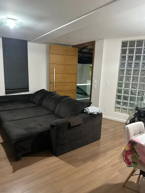 Foto 1 de Casa com 2 Quartos à venda, 200m² em Xangri-lá, Contagem