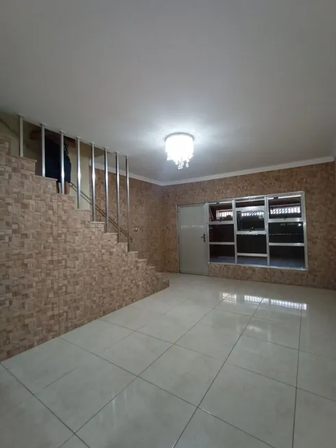 Foto 1 de Sobrado com 3 Quartos à venda, 300m² em Vila Celeste, São Paulo