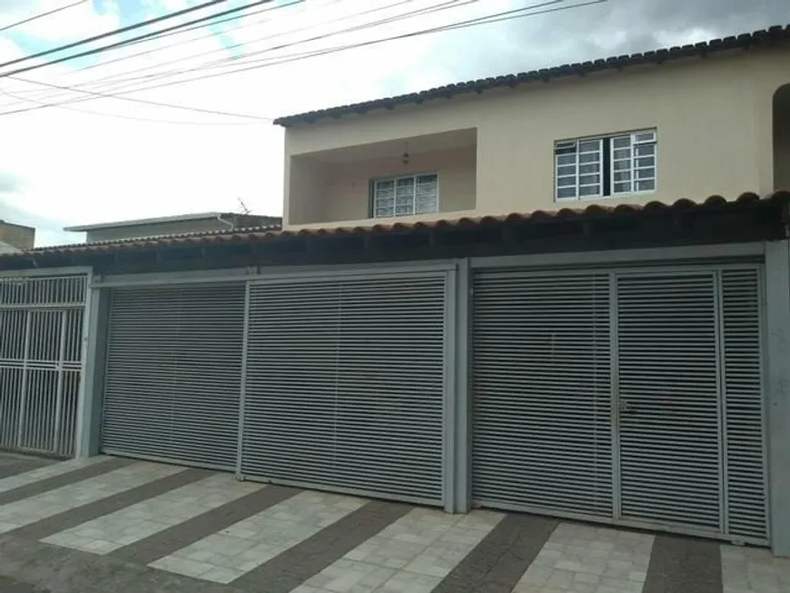 Foto 1 de Sobrado com 4 Quartos à venda, 230m² em Núcleo Bandeirante, Brasília