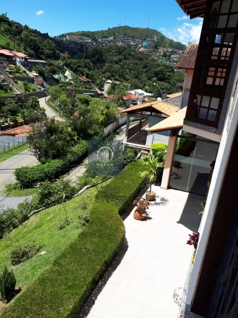 Foto 1 de Casa com 4 Quartos à venda, 253m² em Quinta da Barra, Teresópolis