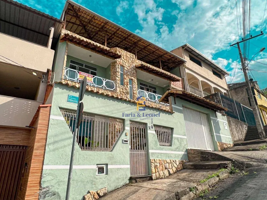 Foto 1 de Casa com 3 Quartos à venda, 350m² em Fontesville, Juiz de Fora