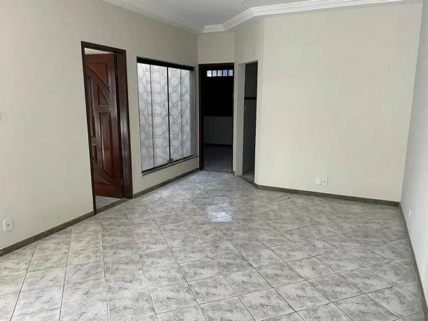 Foto 1 de Casa com 2 Quartos à venda, 100m² em Caminho Das Árvores, Salvador