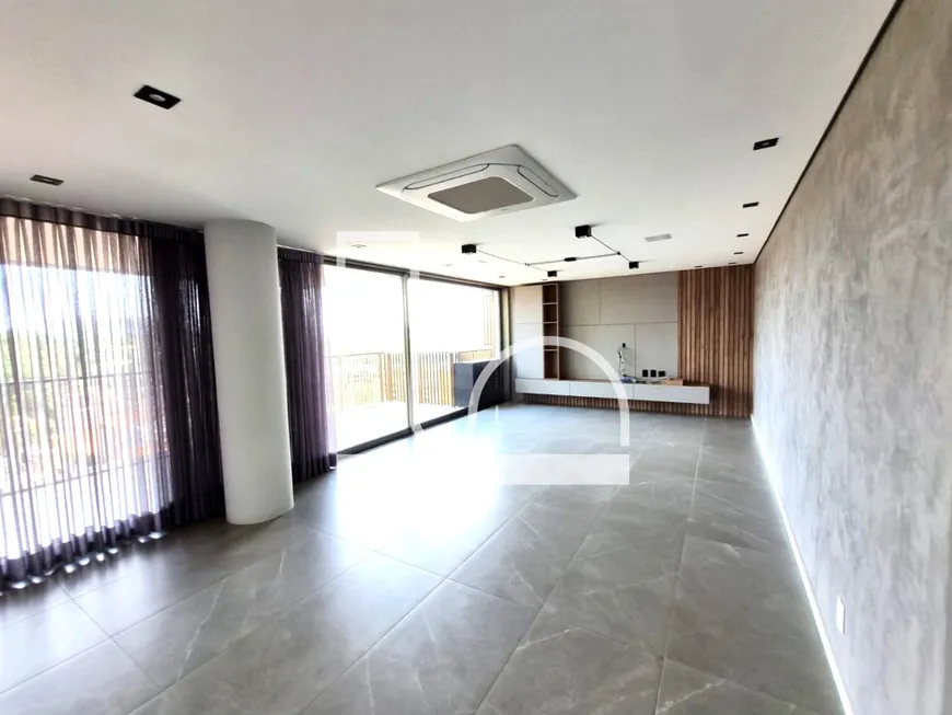 Foto 1 de Apartamento com 3 Quartos para venda ou aluguel, 176m² em Jardim Guedala, São Paulo