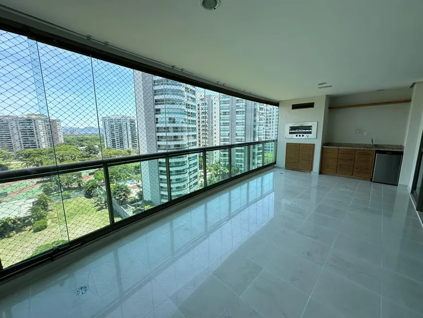 Foto 1 de Apartamento com 3 Quartos para alugar, 178m² em Barra da Tijuca, Rio de Janeiro