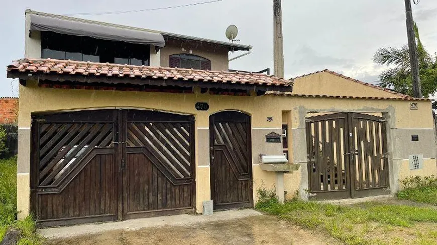 Foto 1 de Sobrado com 4 Quartos à venda, 270m² em Balneário Gaivotas, Itanhaém