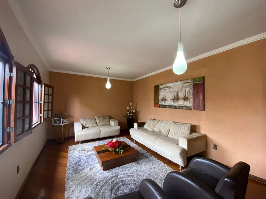 Foto 1 de Casa com 4 Quartos à venda, 630m² em Paquetá, Belo Horizonte
