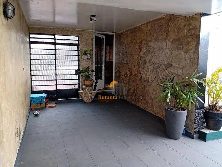 Foto 1 de Casa com 3 Quartos à venda, 180m² em Caxingui, São Paulo