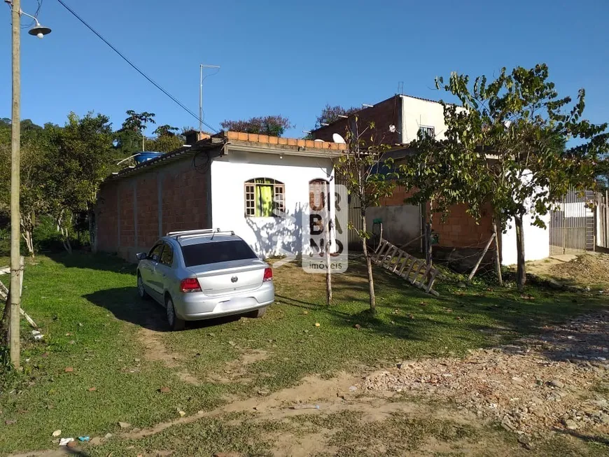 Foto 1 de Casa com 1 Quarto à venda, 200m² em Mambucaba, Angra dos Reis