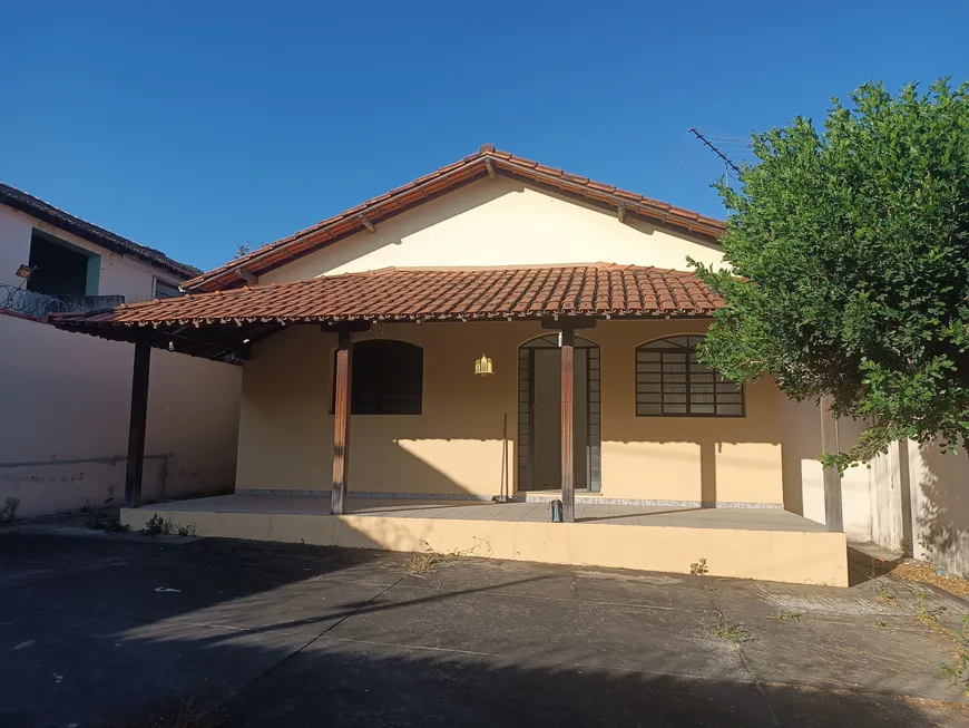 Foto 1 de Casa com 4 Quartos à venda, 150m² em Centro, Esmeraldas