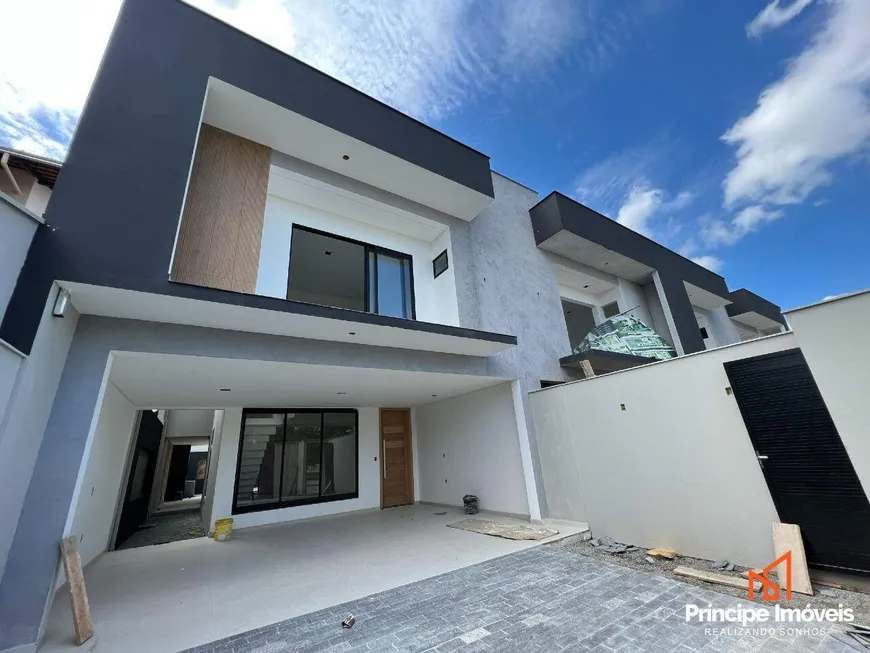 Foto 1 de Casa com 3 Quartos à venda, 177m² em Floresta, Joinville