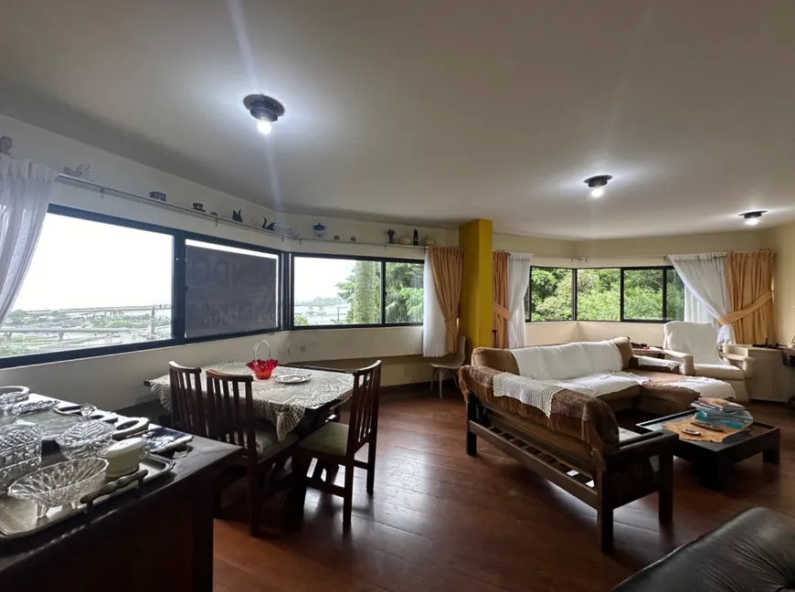Foto 1 de Apartamento com 4 Quartos à venda, 218m² em Centro, Florianópolis