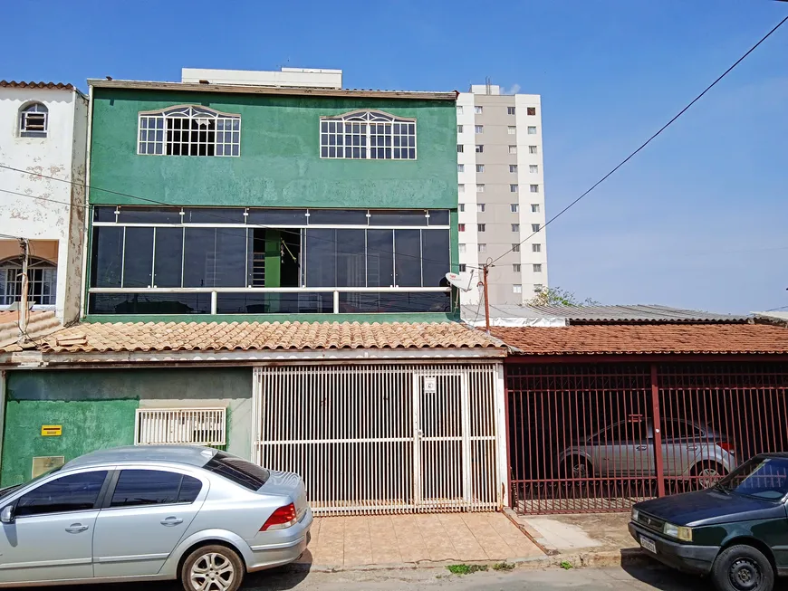 Foto 1 de Sobrado com 3 Quartos à venda, 492m² em Ceilandia Sul, Brasília