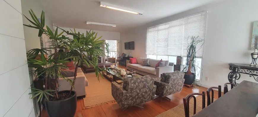 Foto 1 de Apartamento com 3 Quartos à venda, 270m² em Santa Cecília, São Paulo