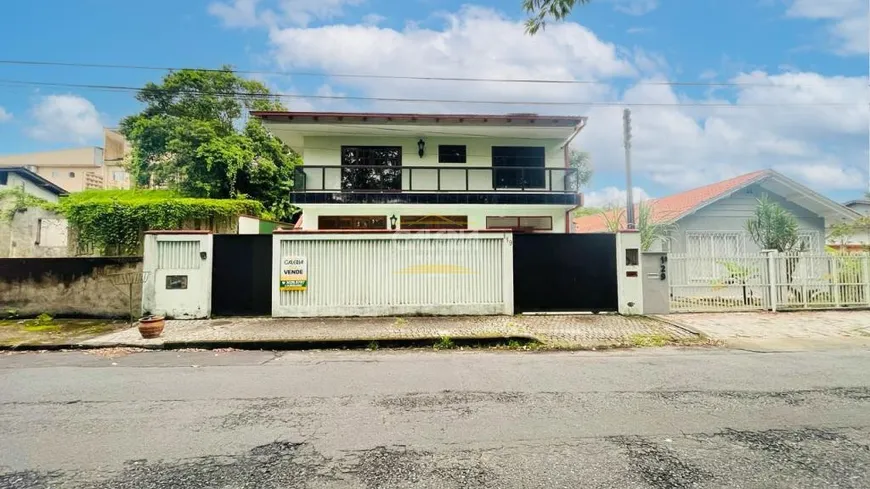 Foto 1 de Casa com 3 Quartos à venda, 304m² em Floresta, Joinville