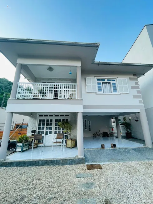 Foto 1 de Casa com 3 Quartos à venda, 150m² em Águas Claras, Brusque