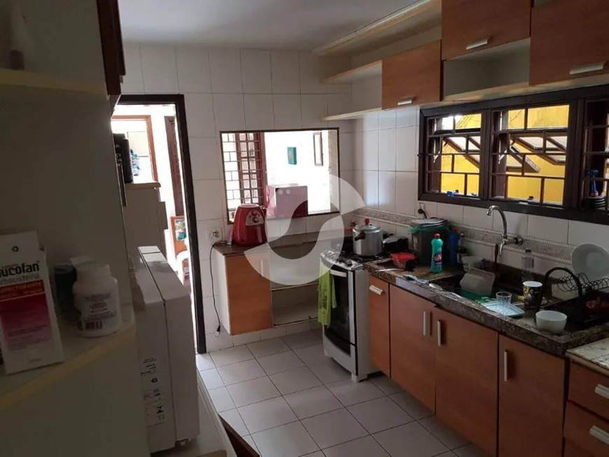 Foto 1 de Casa com 5 Quartos à venda, 360m² em Badu, Niterói